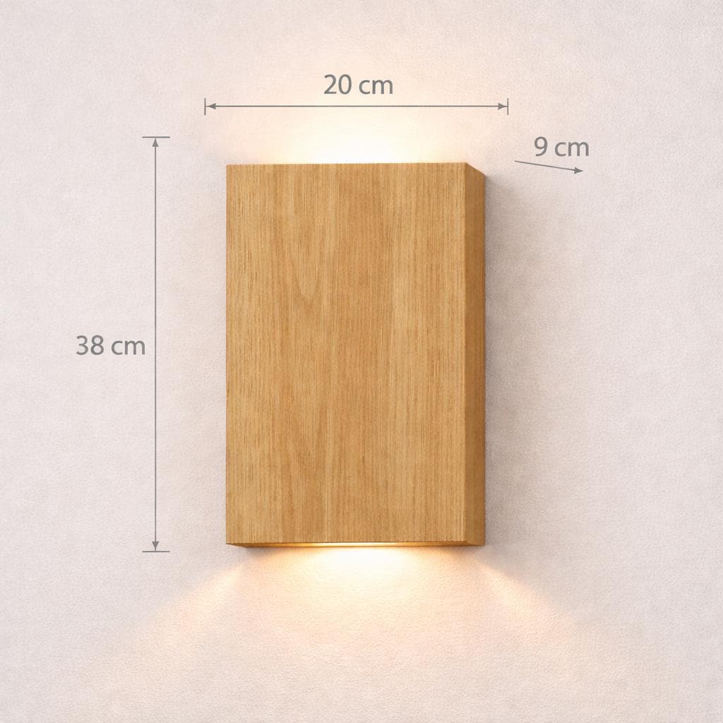 Handgefertigte Holz-Wandleuchte mit Up- & Down-Licht, warmes 2700K Licht. Zeitloses Design aus natürlichem Holz.