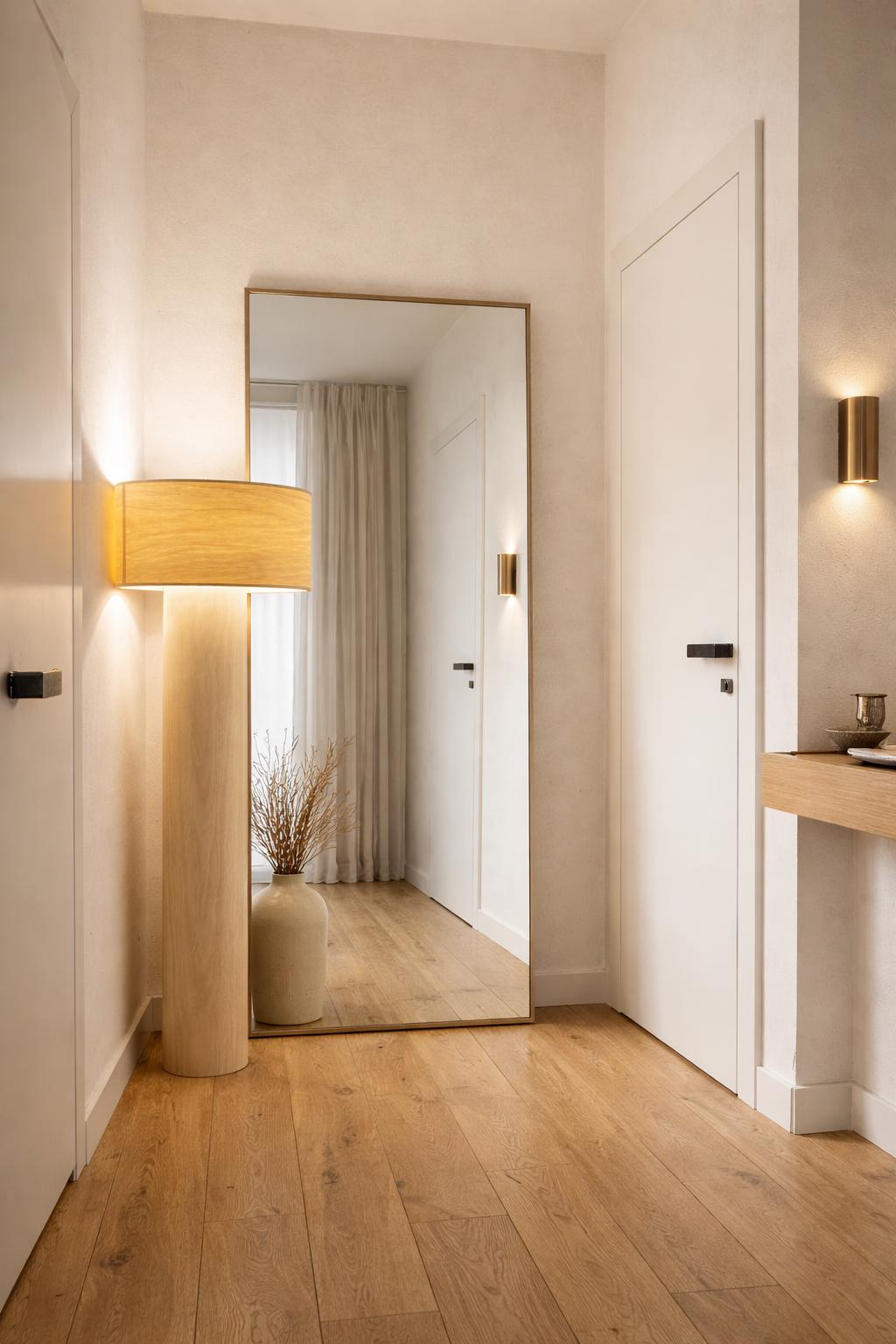 Sculptural Maple Floor Lamp – Handmade Minimalist Ambient Lighting